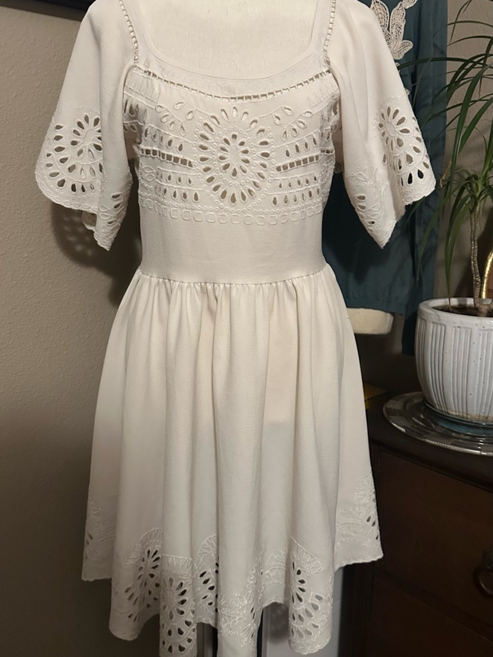 Anthropologie staring at stars eyelet Women's Cream  Mini Dress